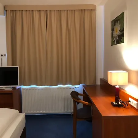 Hotel Mirabell Erlangen Exterior photo
